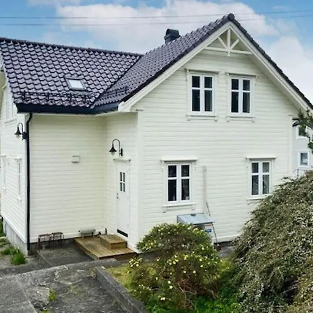 Hernar Holiday home Bovagen