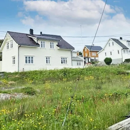 6 Person In Hernar-by Traum *