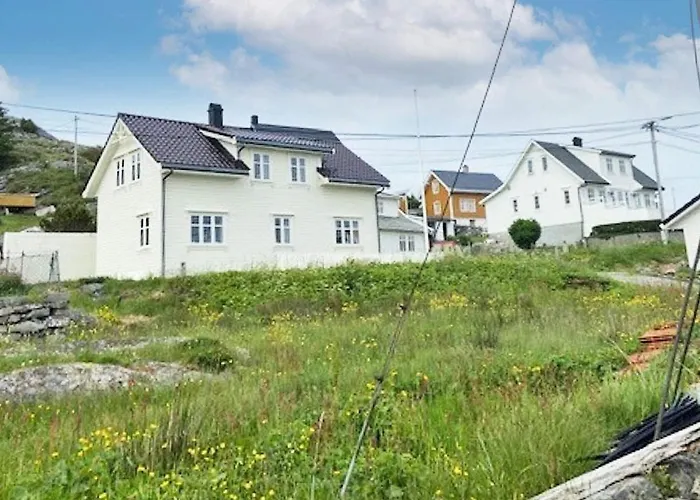 6 Person In Hernar-by Traum